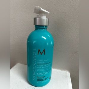 Morrocan oil smoothing lotion.